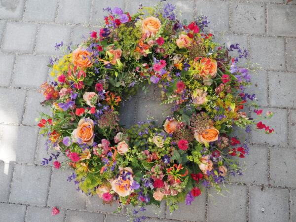 Rundgesteckter Kranz „Sommerwiese“